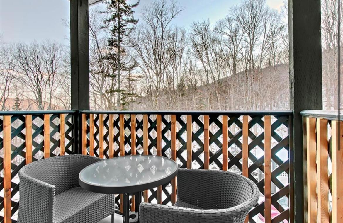 Condo Ski-In Ski-Out Stoneham Exterior photo